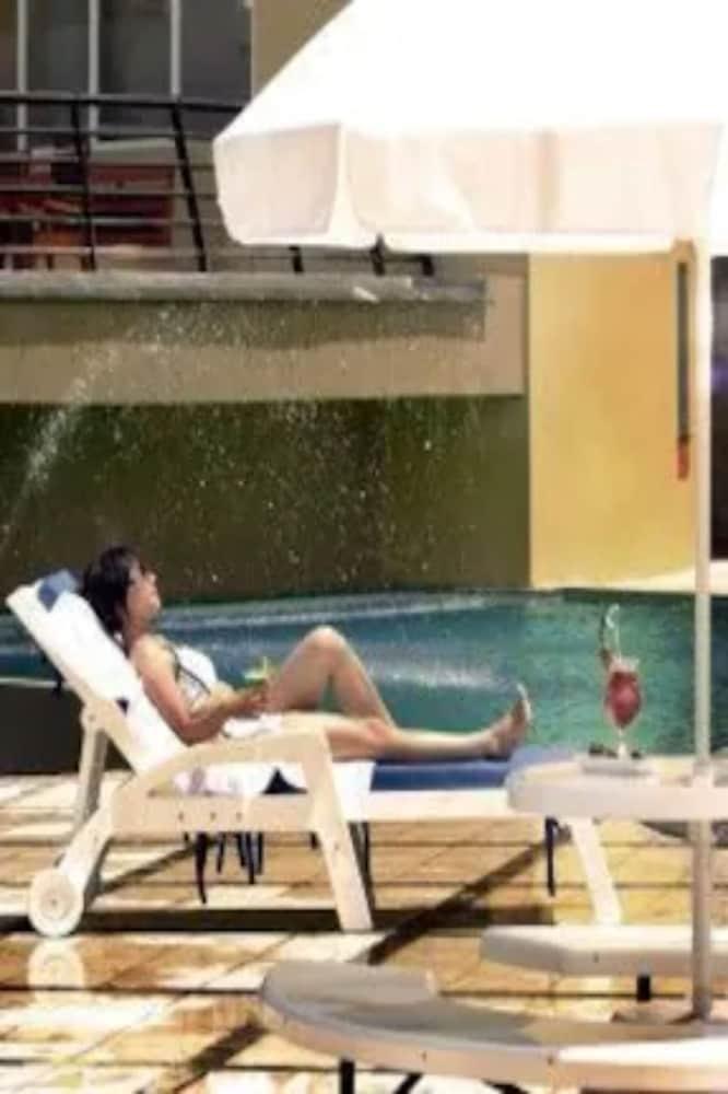 Marbella Suites Bandung Cimenyan Экстерьер фото